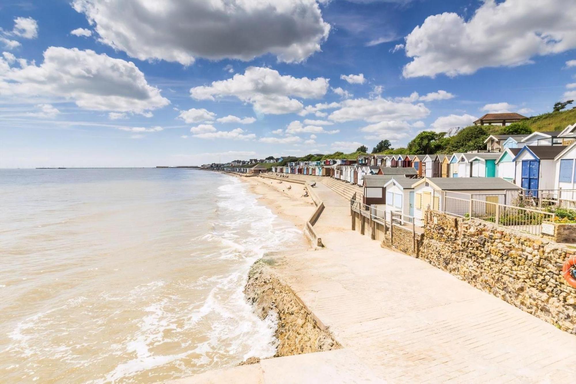 Great 6 Berth Caravan Nearby The Beach In Walton-On-The-Naze Ref 17181X Bagian luar foto