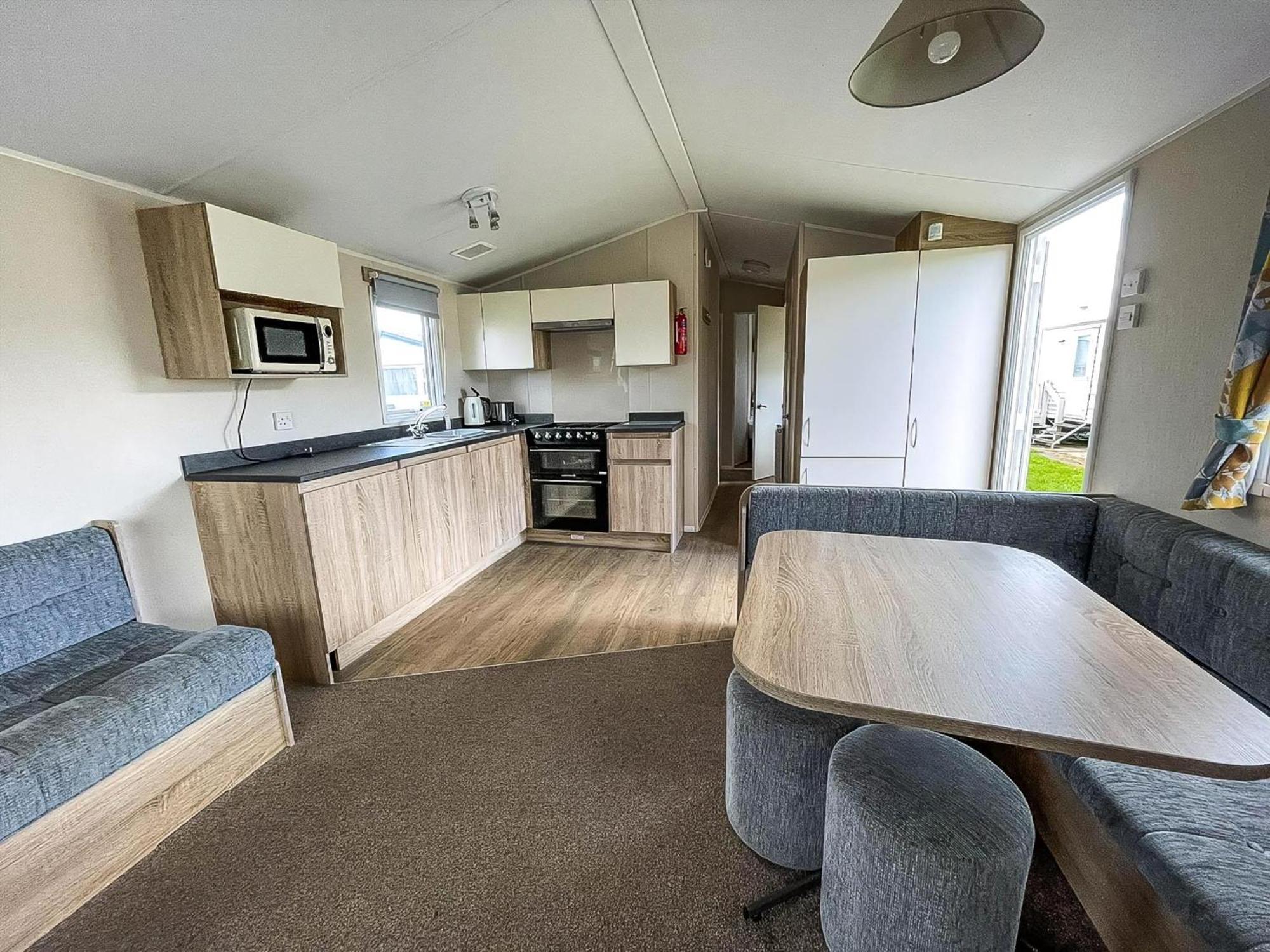 Great 6 Berth Caravan Nearby The Beach In Walton-On-The-Naze Ref 17181X Bagian luar foto
