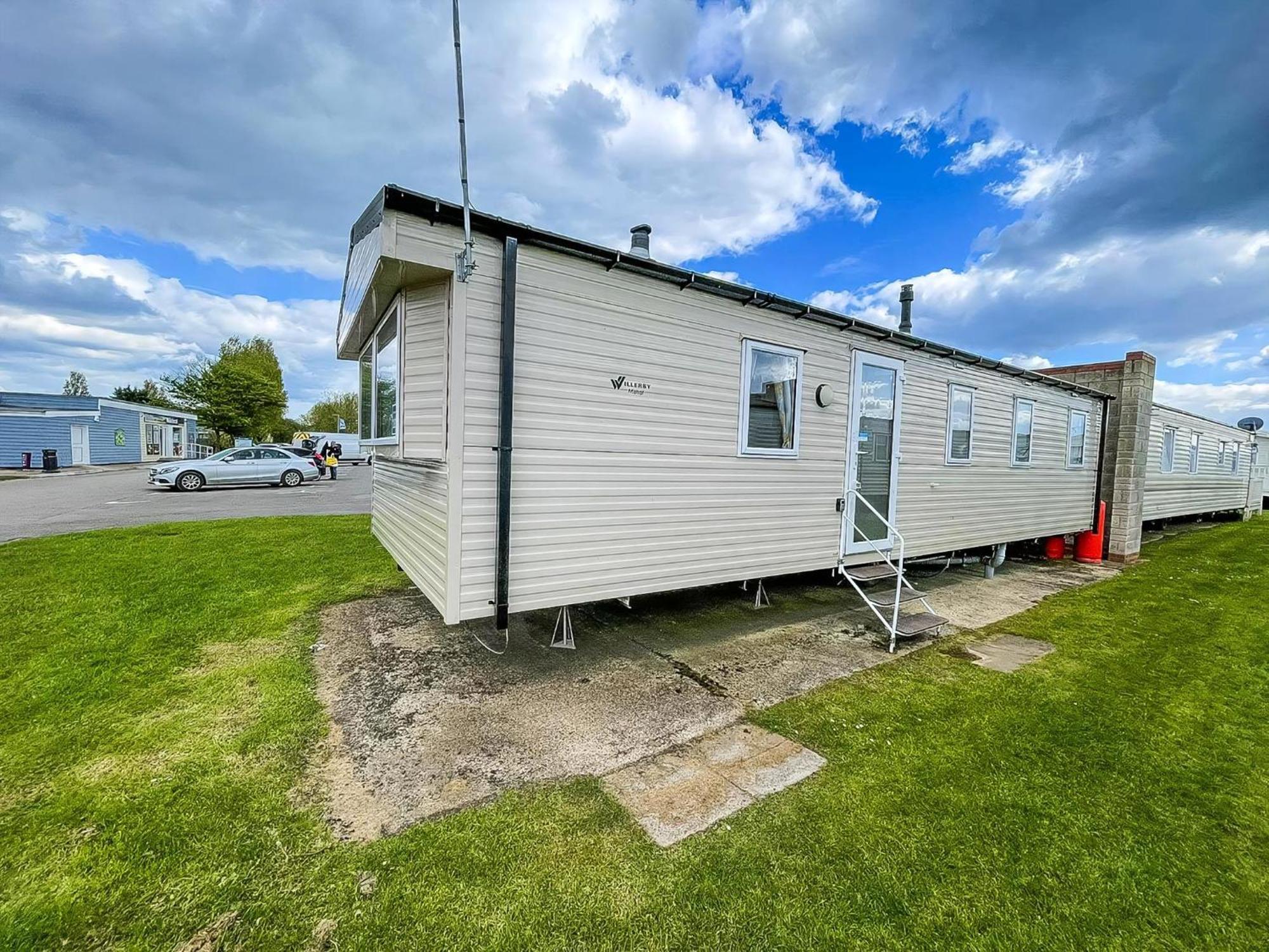 Great 6 Berth Caravan Nearby The Beach In Walton-On-The-Naze Ref 17181X Bagian luar foto